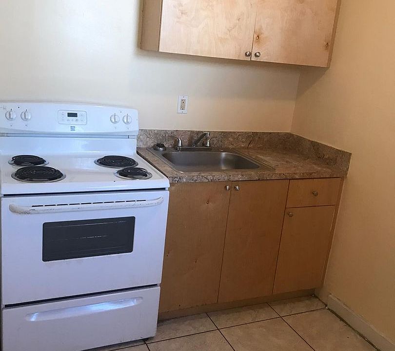1st image of 1525 NW 1st Pl #13