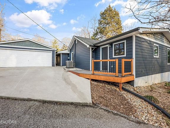 4th image of 132 Pine Rd