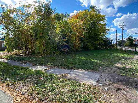11055 Roselawn