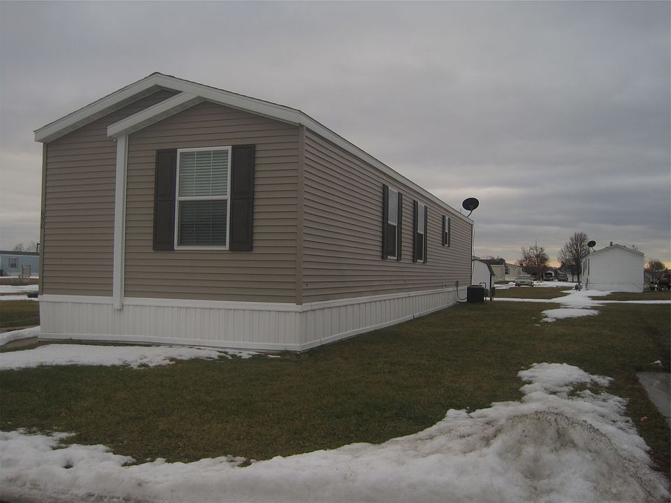 1st image of 650 N Wildflower St