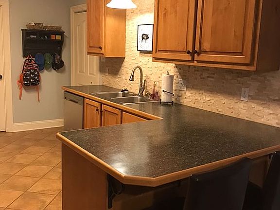 5th image of 411 Donald Dr