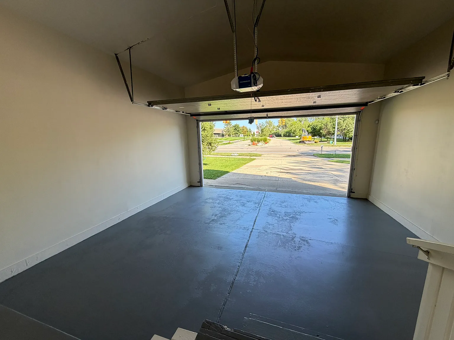 3 bed, 1202 sqft, $2,200 — Photo 3
