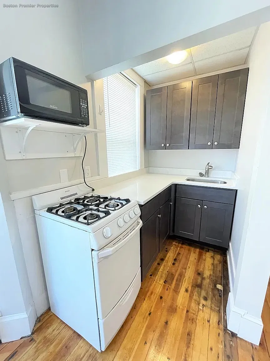 Studio, 1.0 bath, $1,600 — Photo 2