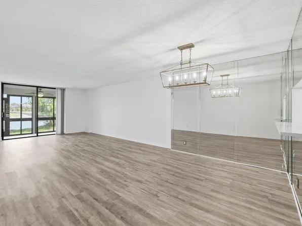 4725 E Lucerne Lakes Blvd Boulevard E #114, Lake Worth, FL 33467