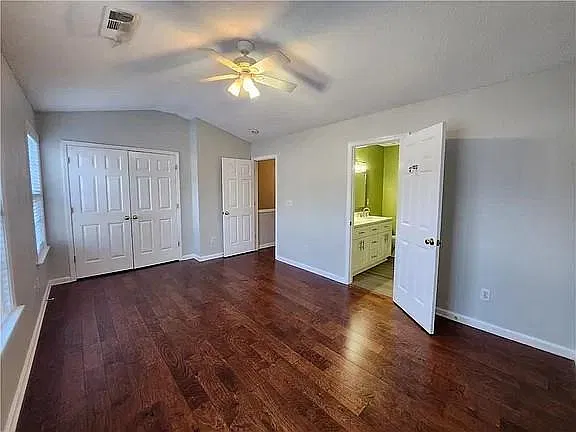 2 bed, 2.5 bath, 1294 sqft, $1,800 — Photo 3