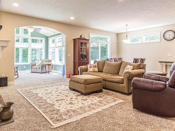5th image of 13627 Canyonwood Close