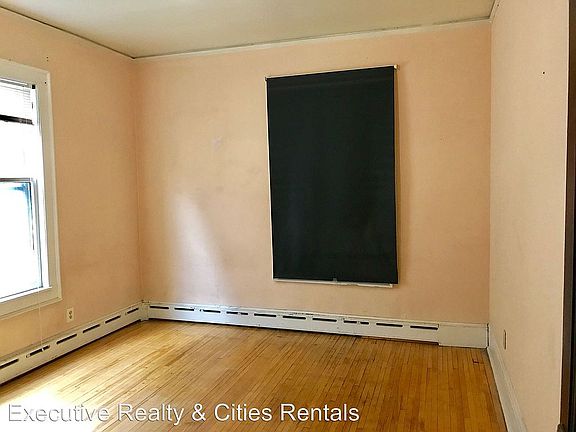 1st floor BR #3