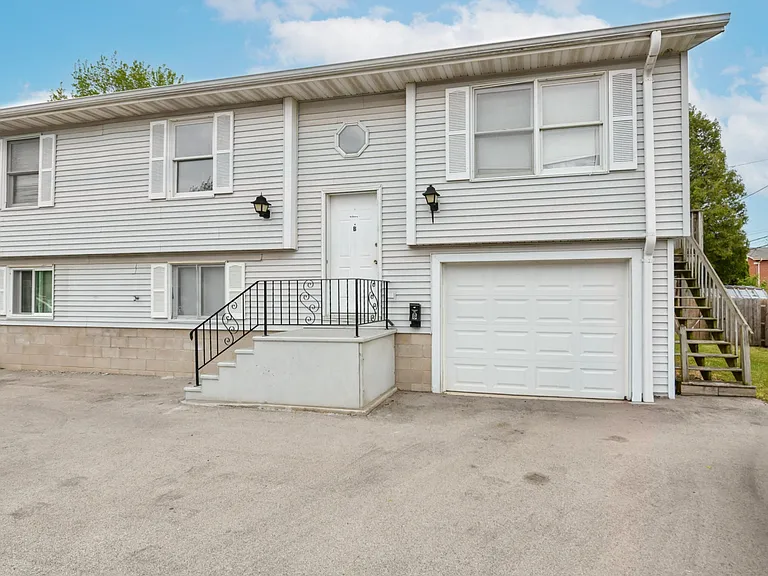 2911 E Vogel Ave #B — Photo 1