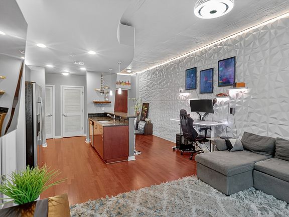 4th image of 301 Demonbreun St Unit 502