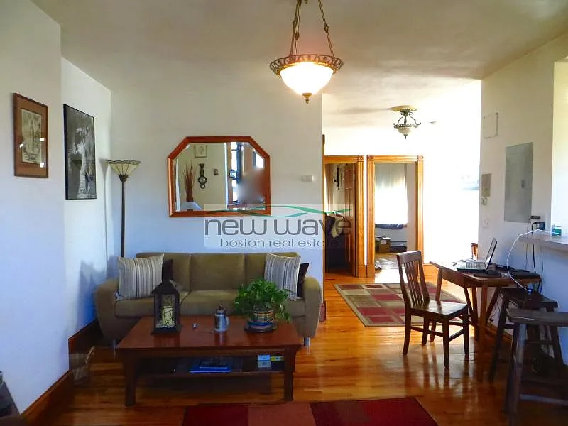 2 bed, 800 sqft, $3,800 — Photo 1