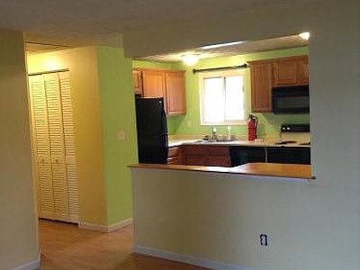 3rd image of 2326 Hampstead Dr
