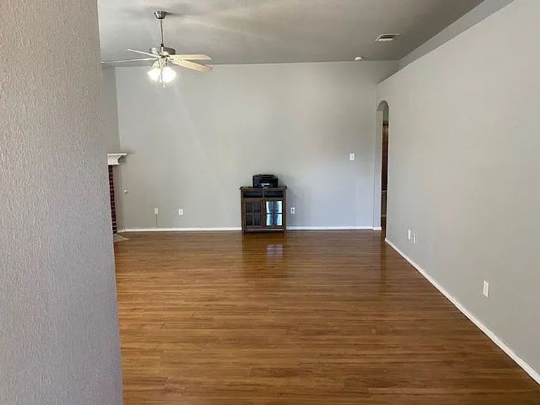 4807 Fordham St — Photo 11
