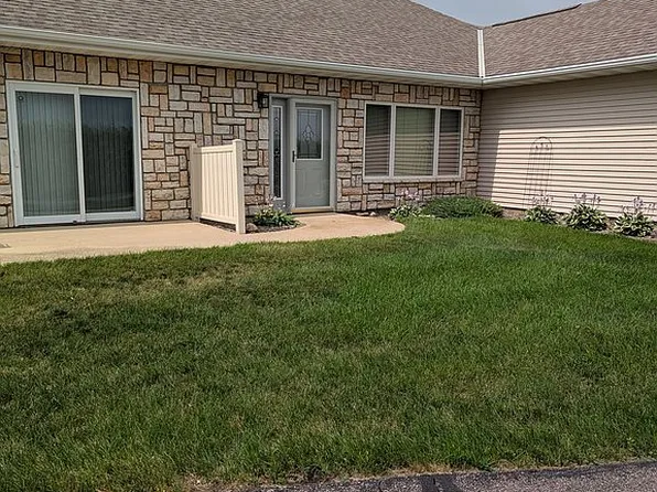 1205 Country Club Dr, Marshall, MN 56258