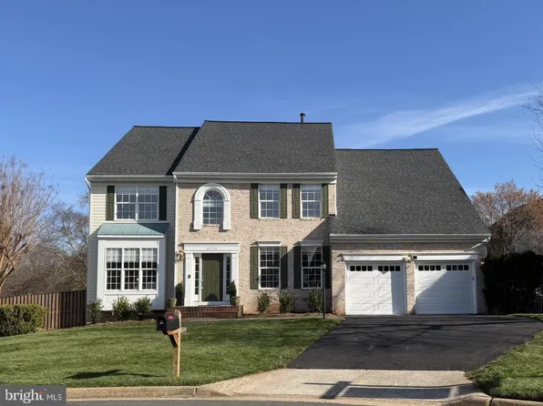 47310 Westwood Pl, Sterling, VA 20165