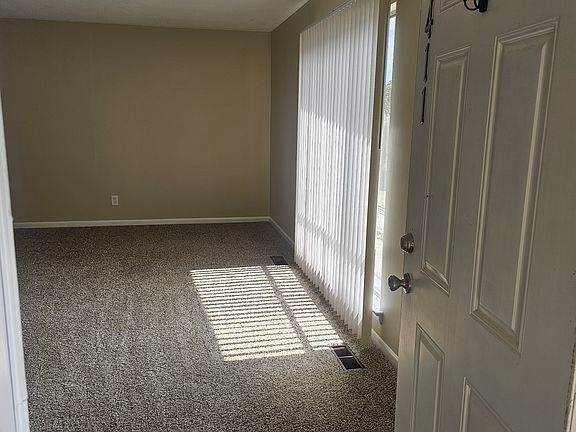 5th image of 3411 Betty Ln
