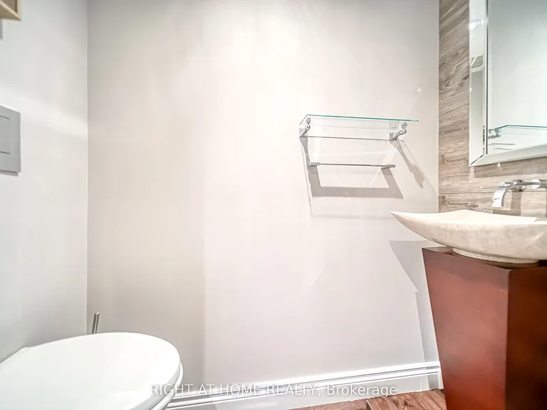 44 Royal Henley Blvd — Photo 25