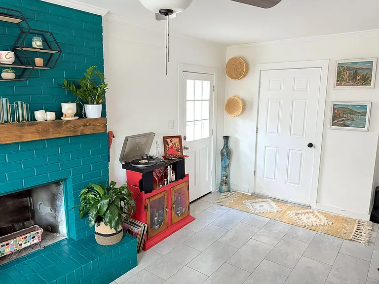 Crowe Dr SE — Photo 9