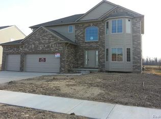 22264 Shane Dr, Macomb, MI 48042