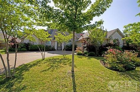 4th image of 8129 Oak Hollow Dr