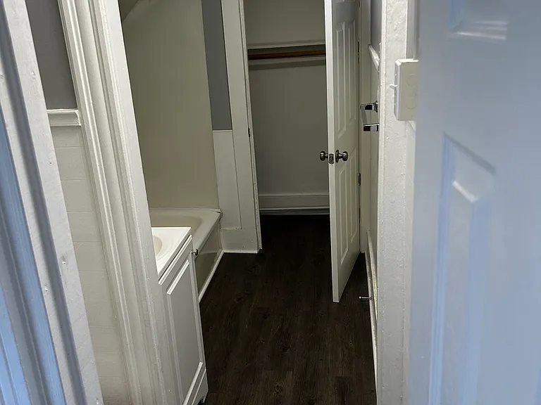 20 College Rd #4 — Photo 8