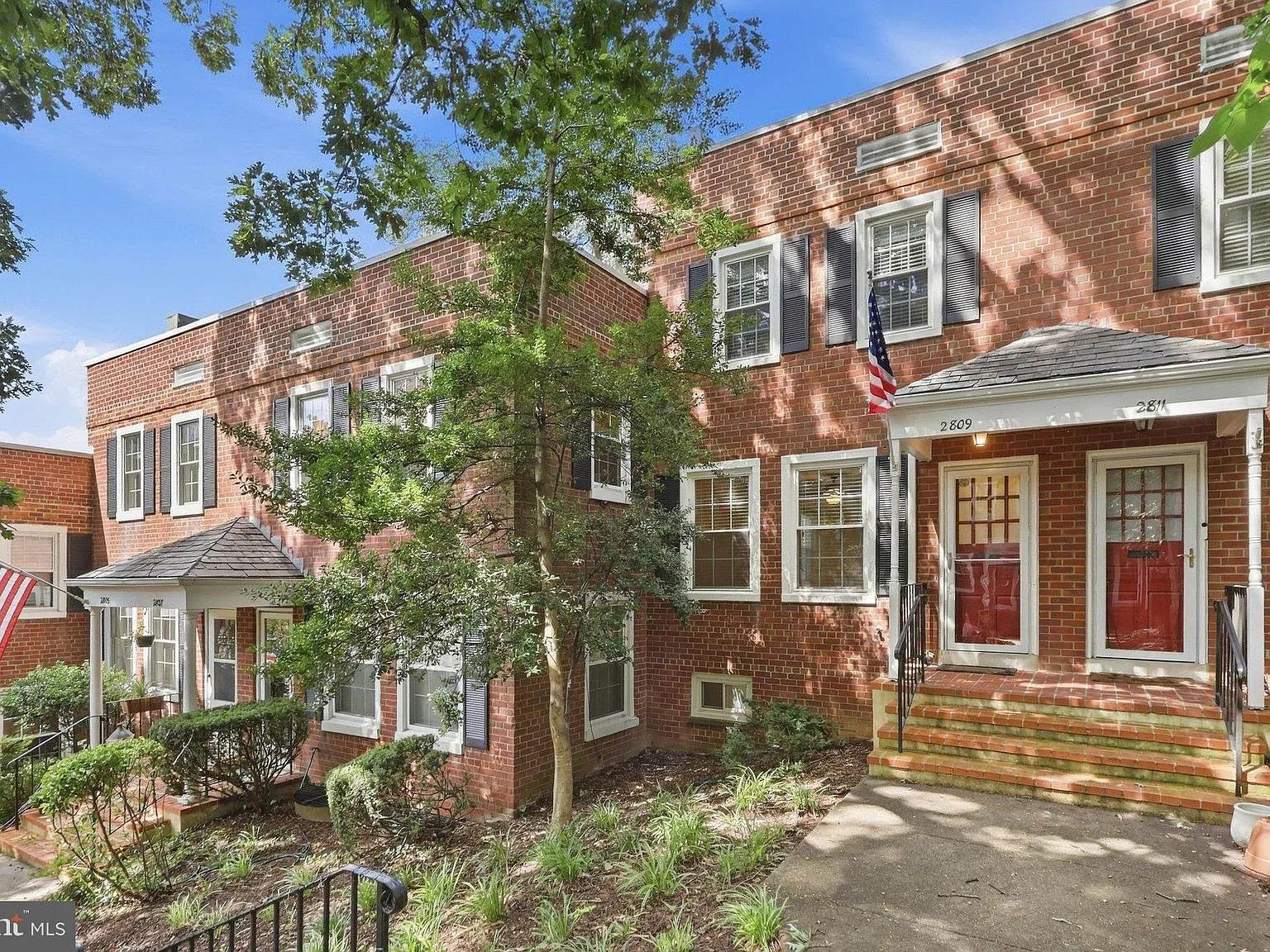 2 bed, 2.0 bath, 1383 sqft, $3,000 — Photo 3