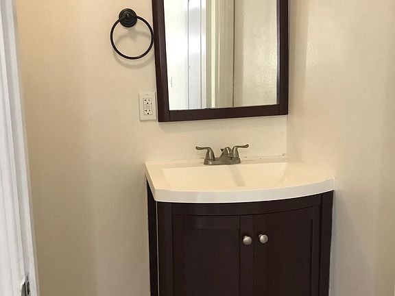 4th image of 1136 W 97th St #1134B
