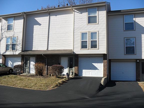 2nd image of 933 Pike Ct