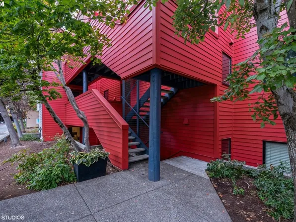 710 NW Naito Pkwy APT C6, Portland, OR 97209