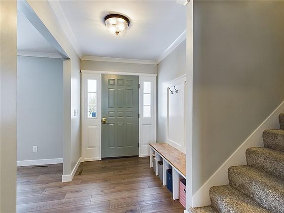 3rd image of 307 Dawn Dr