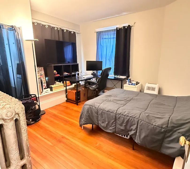 140 Kilsyth Rd #2