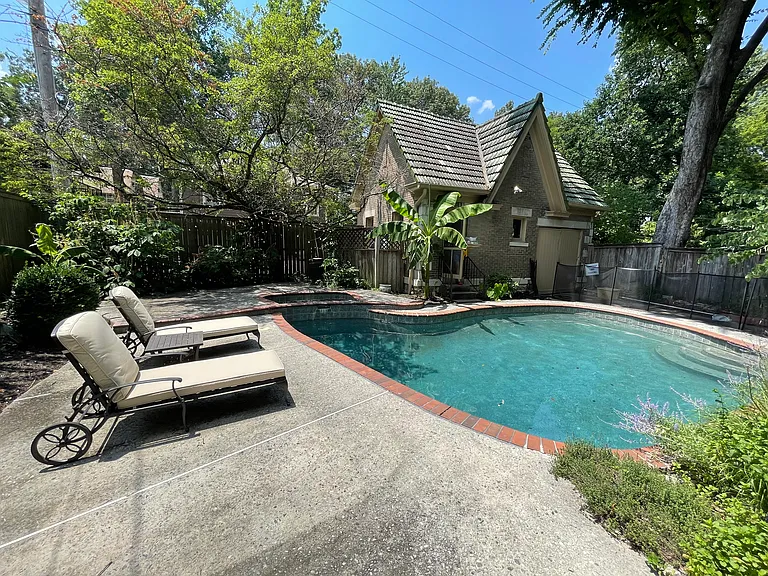 1835 Overton Park Ave — Photo 23