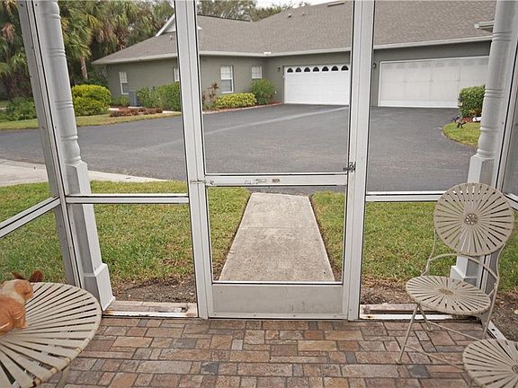 3rd image of 1271 Red Oak Ln