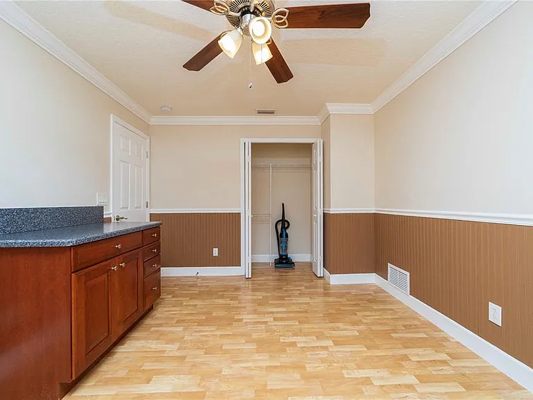 10 Blyth Pl — Photo 35