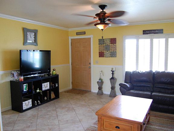 3rd image of 558 SE Thanksgiving Ave