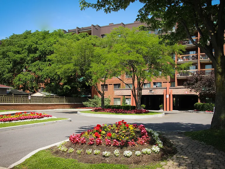 3000 Victoria Park Ave — Photo 9