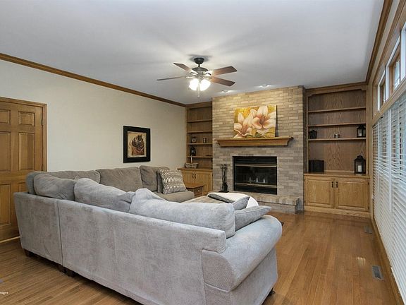 Gas fireplace in the family/living room