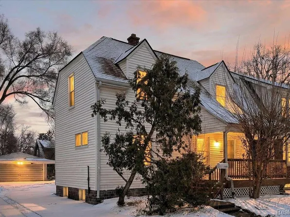 1010 Pearson St, Ferndale, MI 48220