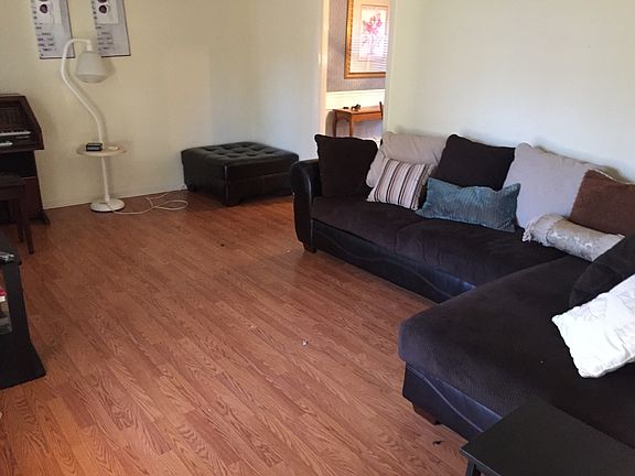 4th image of 840 Glenview Way
