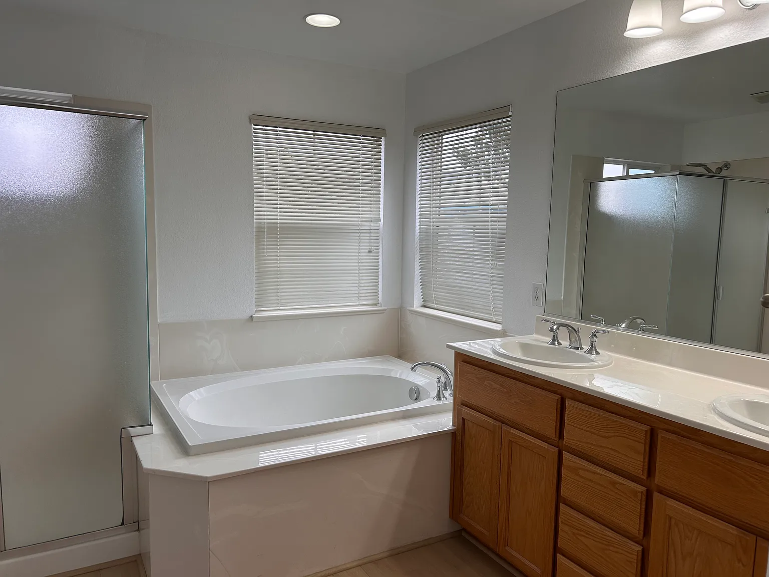 1197 Cherrybrooke Cmns — Photo 3