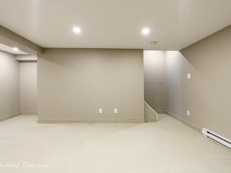 735 Lasalle Blvd — Photo 15