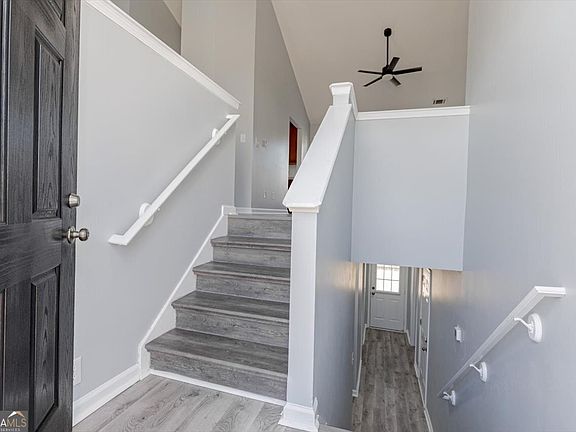 5th image of 105 Browning Point