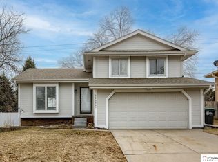 16359 Weir St, Omaha, NE 68135