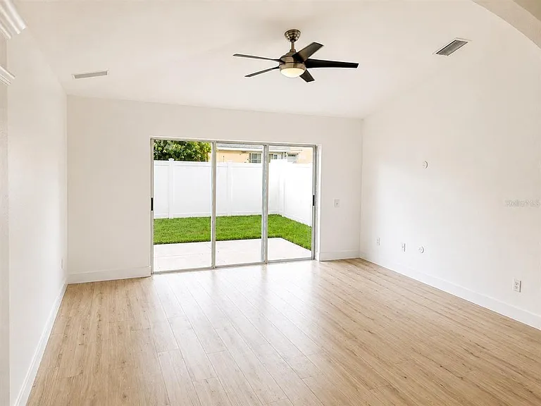 5704 Grindstone Loop — Photo 9