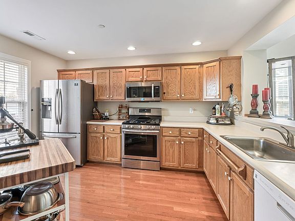 5th image of 1033 Somer Chase Ct