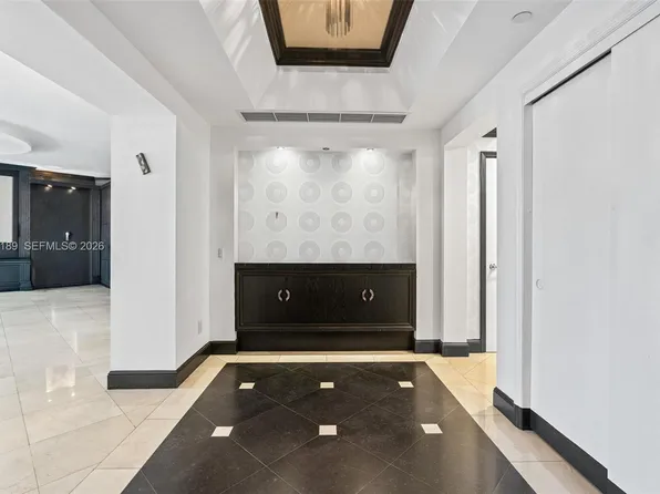21050 Point Pl APT 403, Aventura, FL 33180
