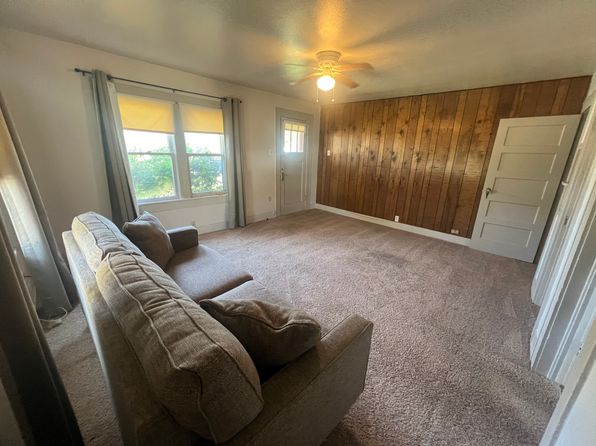 711 W Lillie Blvd #2