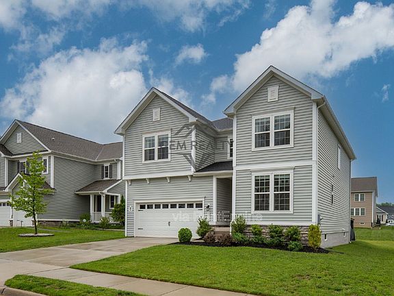 3rd image of 7812 Bexley Ln