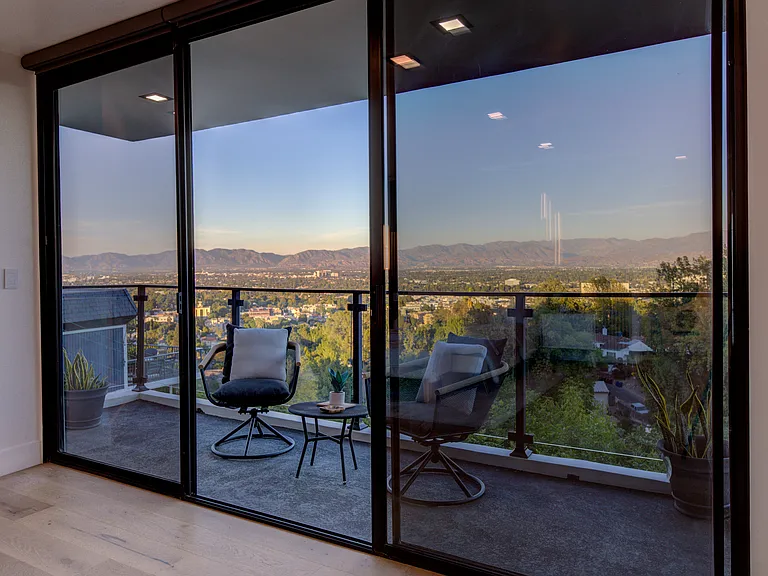 15125 Rayneta Dr — Photo 56