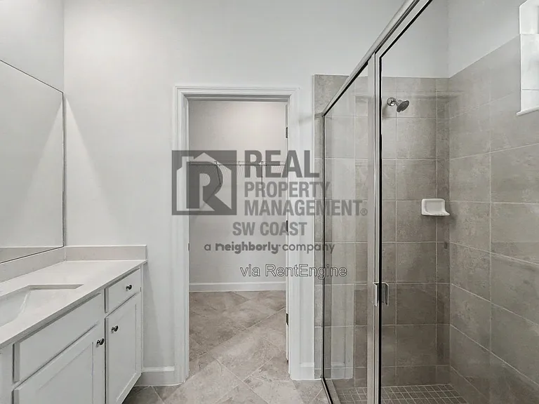 20501 Hazelnut Ct S — Photo 20