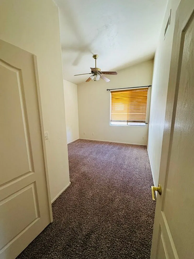 **Available After 11/30 Oro Valley- 4 Bedroom/ 2 Bathroom Home — Photo 4